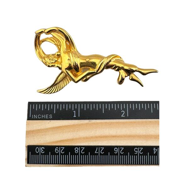 Vintage Lady Remington Figural Gold Tone Angel Brooch - Signed LR Rare - Picture 7 of 8
